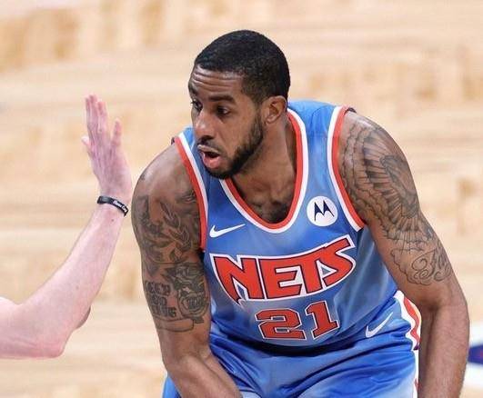 已向巴塞羅 已向巴塞羅