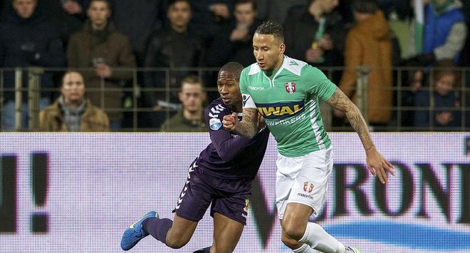 球迷们被吸 球迷们被吸